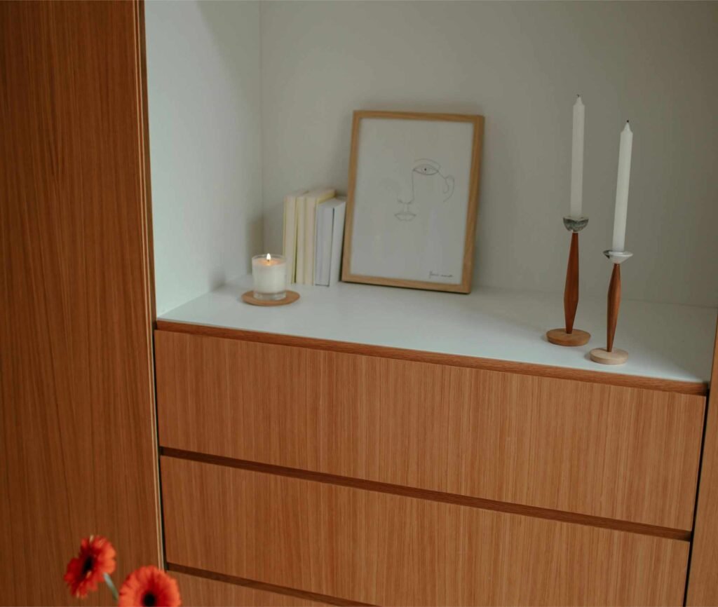 Mueble de madera Cedro Rojo | Imagen desde Pexels
