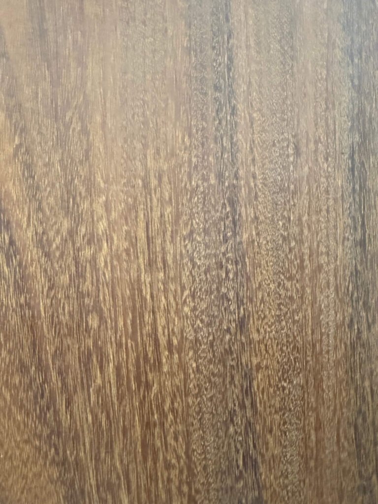 Tabla de madera fina: Ipe | Imagen tomada por Maderas y Materiales JR