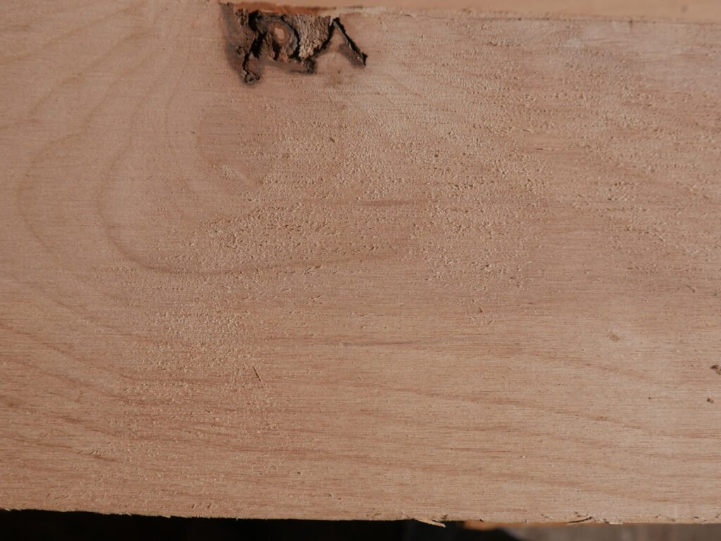 Tabla de madera fina: Alder | Imagen tomada por Maderas y Materiales JR